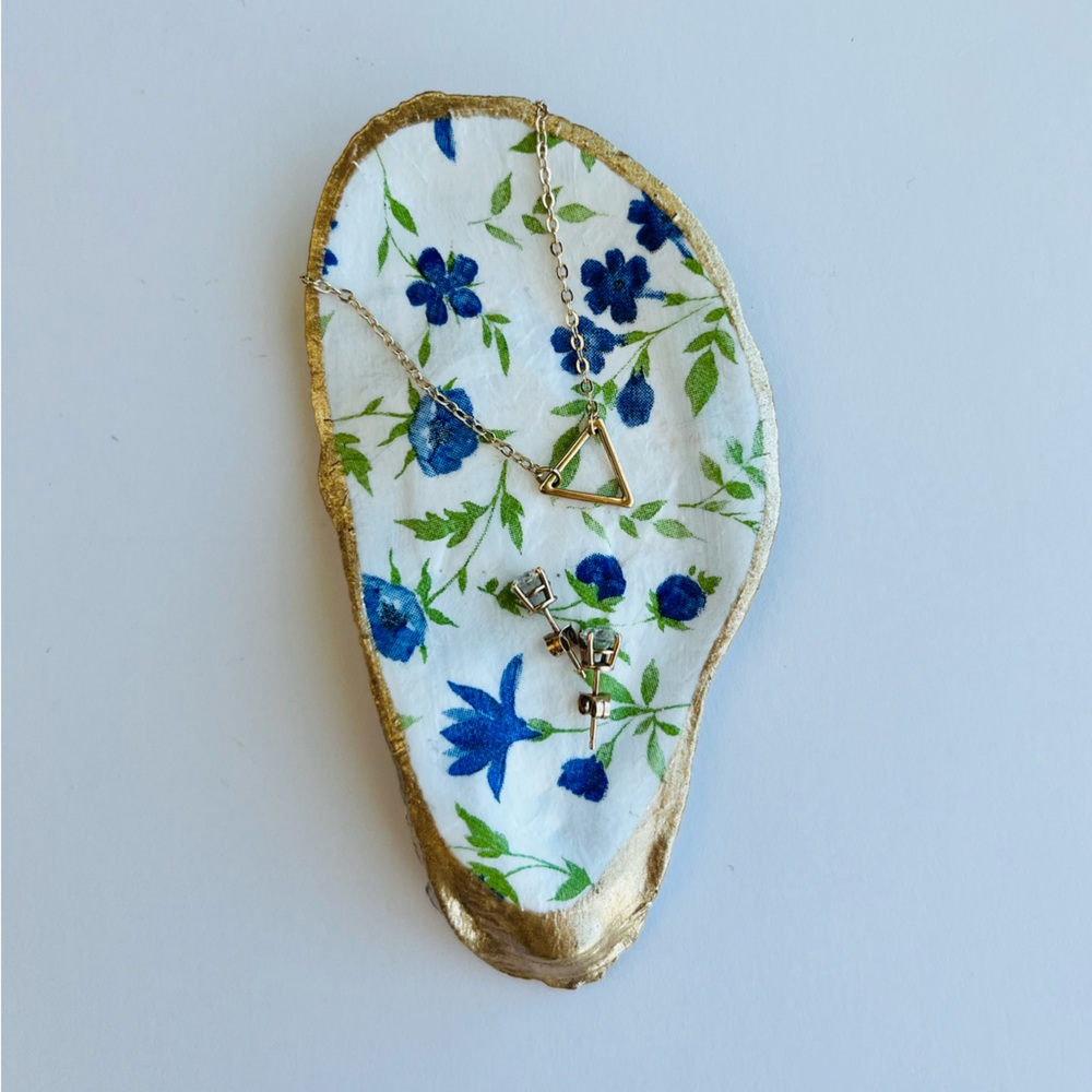 Handmade Oyster Shell Ring/Trinket Dish with Blue Floral Pattern and Gold Trim